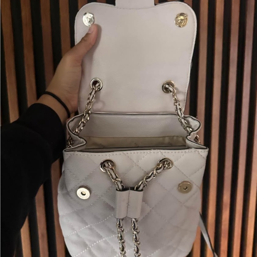 GUESS- Quilted Cream Backpack - Picture 4 of 6